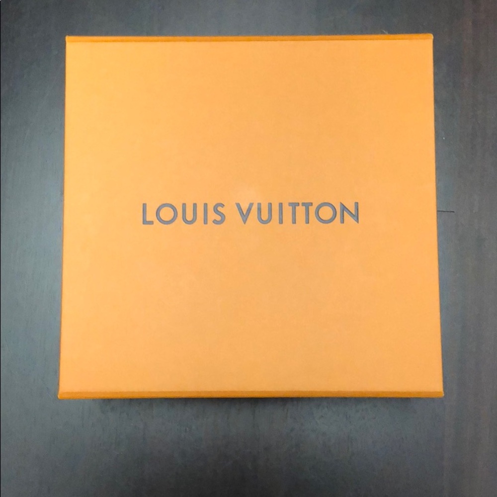 LOUIS VUITTON GIFT BOX
